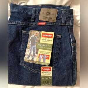 Mens Wrangler 5 star reg fit Jean 44 x 30